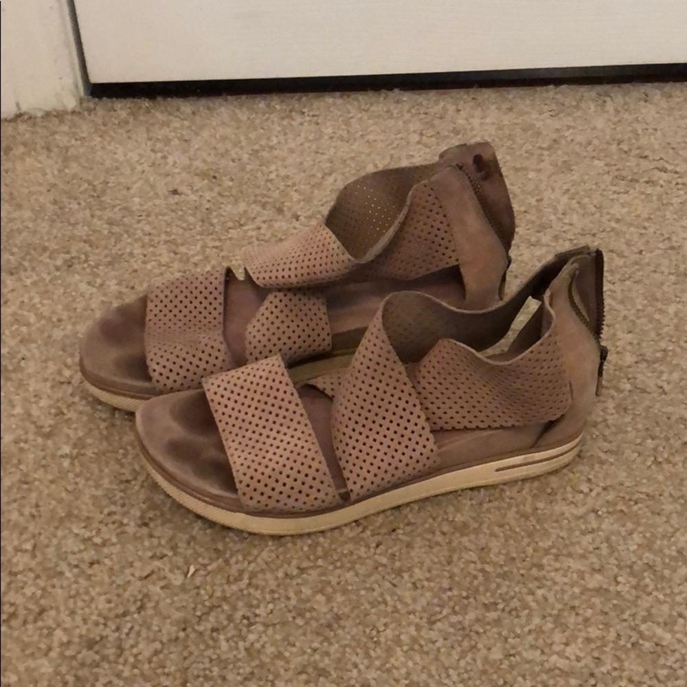 Eileen Fisher sport sandals